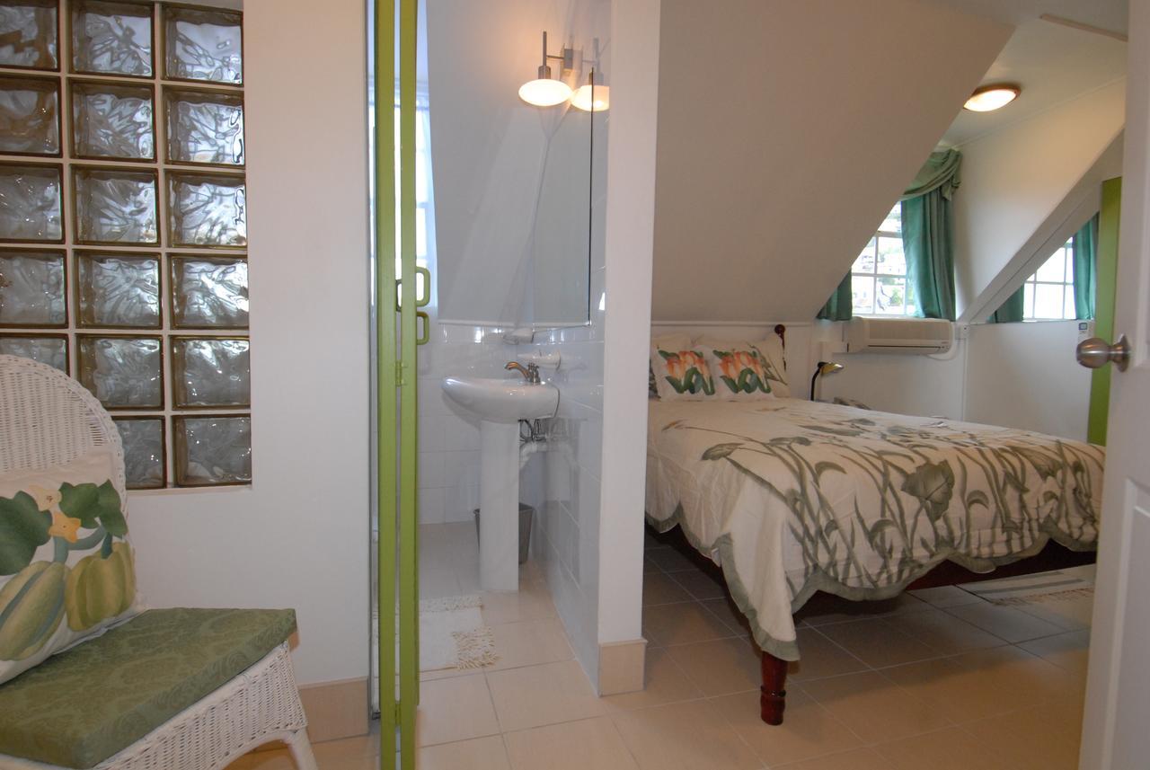St. George's Deyna'S City Inn מראה חיצוני תמונה