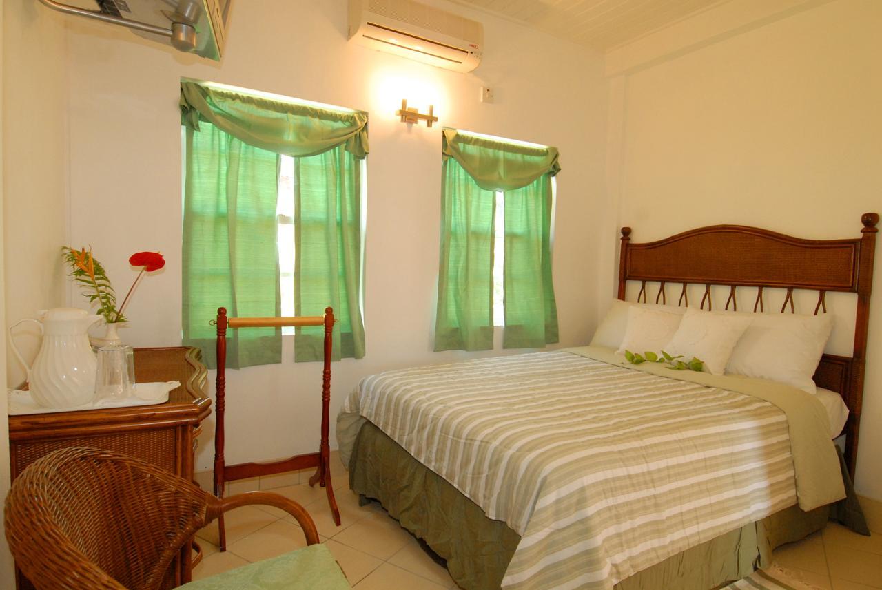 St. George's Deyna'S City Inn מראה חיצוני תמונה